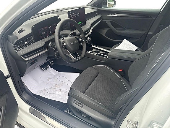 Skoda Superb 10 of 27