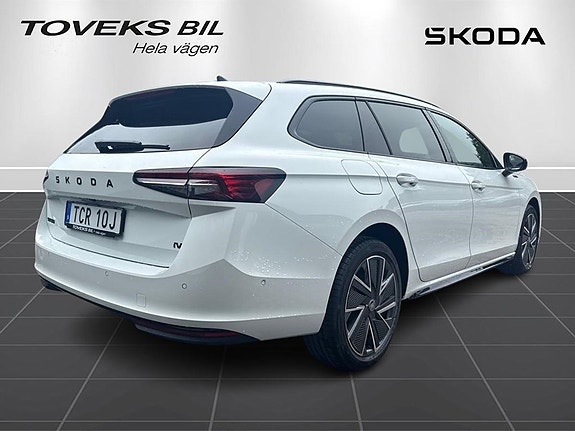 Skoda Superb 3 of 27