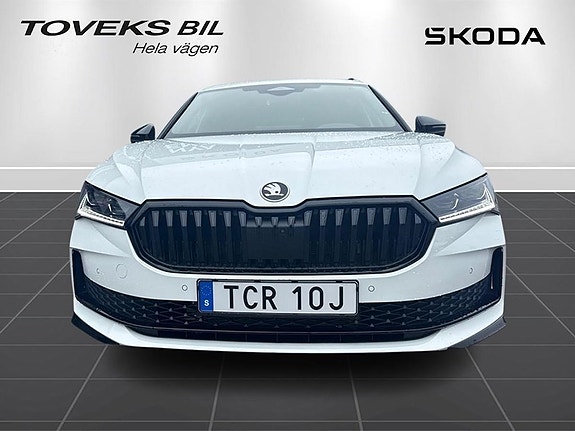 Skoda Superb 8 of 27