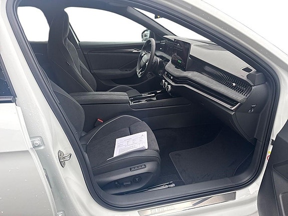 Skoda Superb 13 of 27
