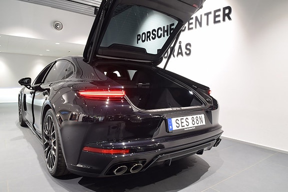 Porsche Panamera 4 12 of 17