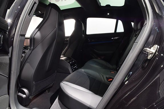 Porsche Panamera 4 10 of 17