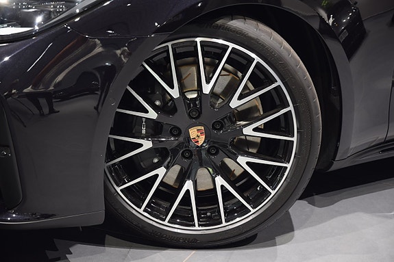 Porsche Panamera 4 17 of 17