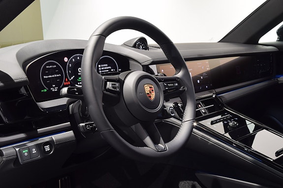 Porsche Panamera 4 5 of 17