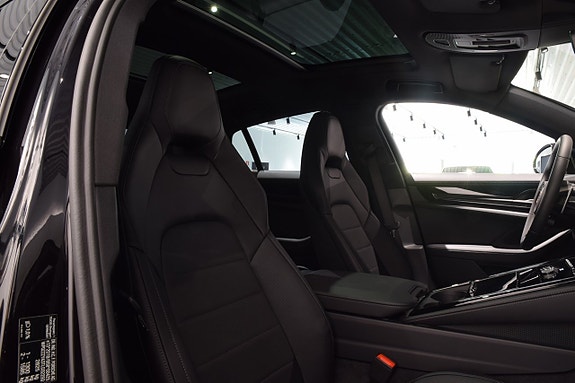 Porsche Panamera 4 16 of 17