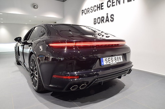 Porsche Panamera 4 11 of 17