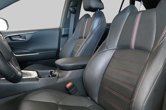 Toyota RAV4 7 of 11