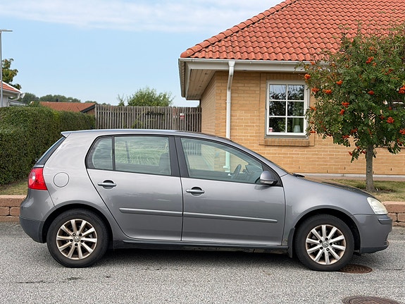 Volkswagen Golf V 6 of 9