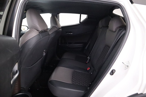 Toyota C-HR 12 of 22