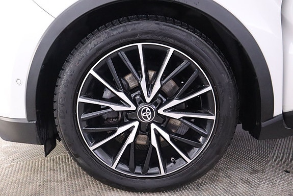 Toyota C-HR 9 of 22