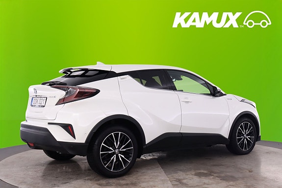 Toyota C-HR 2 of 22