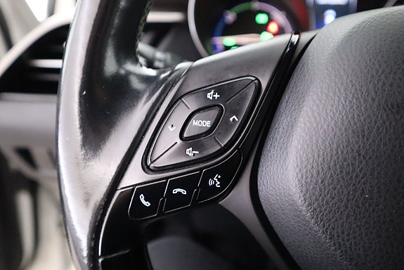 Toyota C-HR 14 of 22