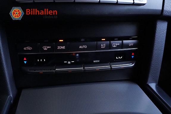 Mercedes-Benz E220 23 of 28