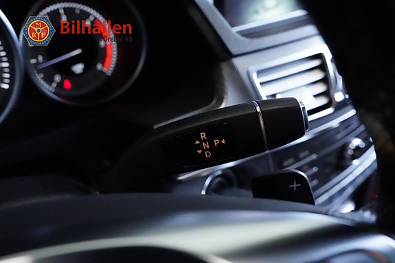 Mercedes-Benz E220 11 of 28