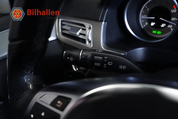 Mercedes-Benz E220 10 of 28