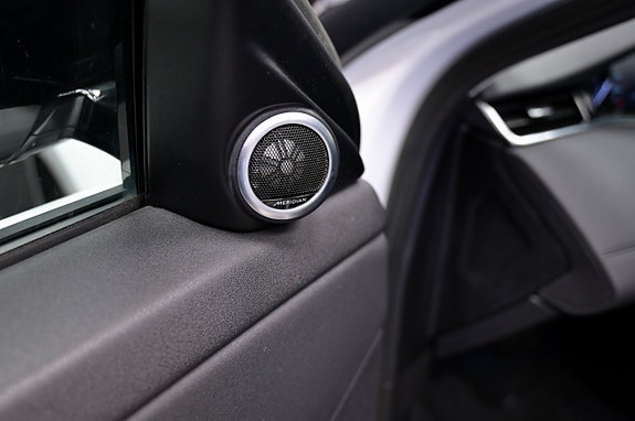 Land Rover Range Rover Evoque 29 of 29