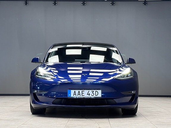 Tesla Model 3 13 of 19