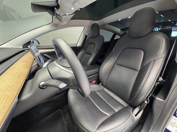 Tesla Model 3 9 of 19