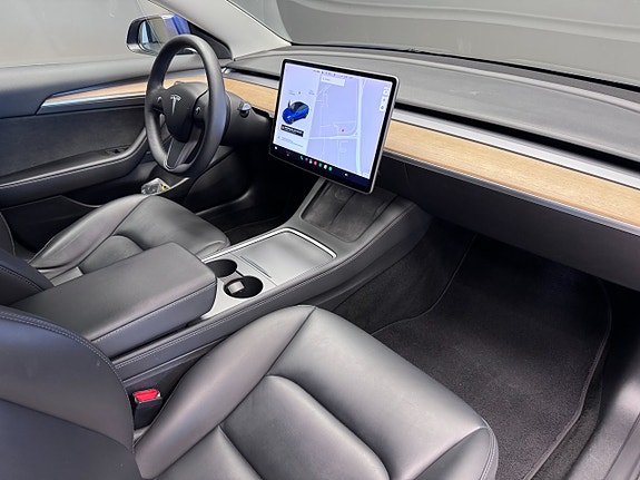 Tesla Model 3 6 of 19