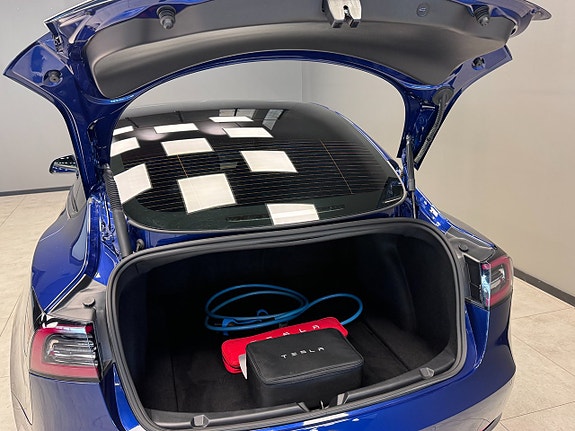 Tesla Model 3 10 of 19