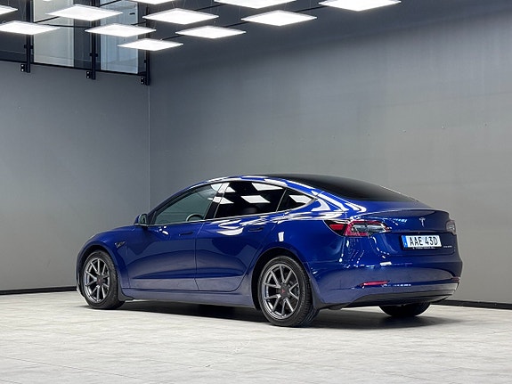 Tesla Model 3 14 of 19