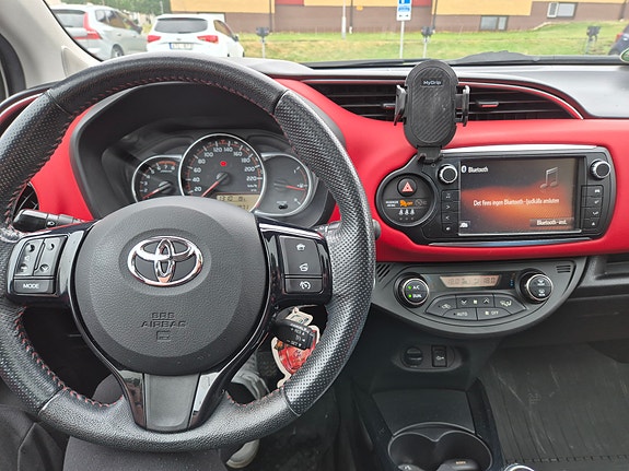 Toyota Yaris 8 of 10