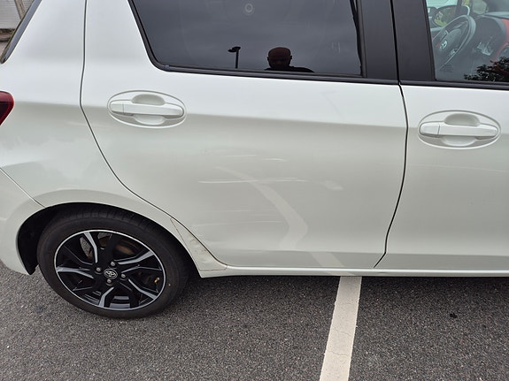 Toyota Yaris 4 of 10