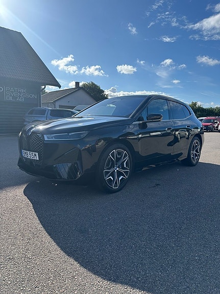 BMW iX 6 of 13
