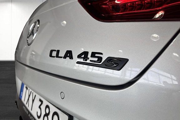 Mercedes-Benz CLA45 16 of 19