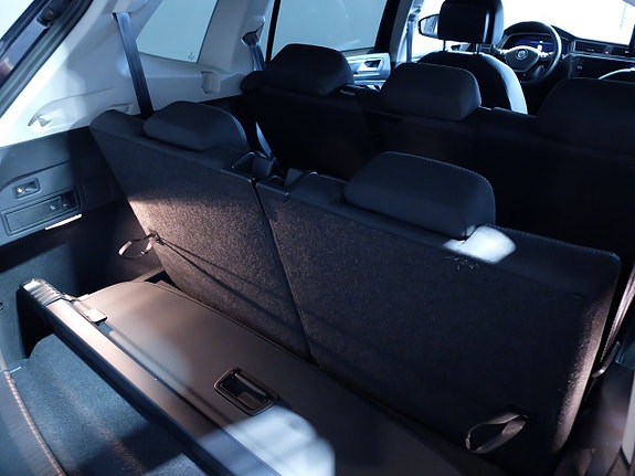Volkswagen Tiguan Allspace 13 of 14