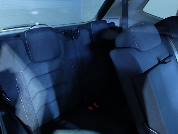 Volkswagen Tiguan Allspace 10 of 14
