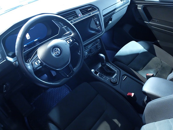 Volkswagen Tiguan Allspace 12 of 14