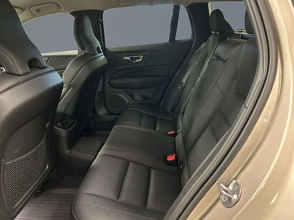 Volvo V60 8 of 16