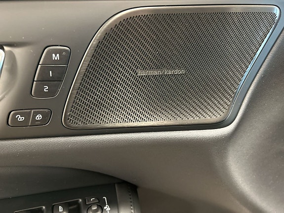 Volvo V60 11 of 16