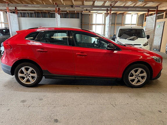 Volvo V40 Cross Country 6 of 19