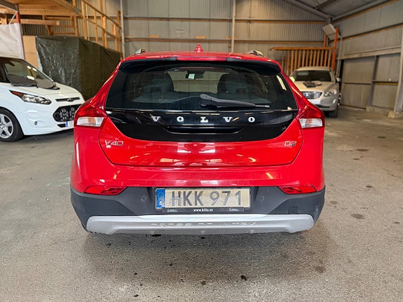 Volvo V40 Cross Country 8 of 19