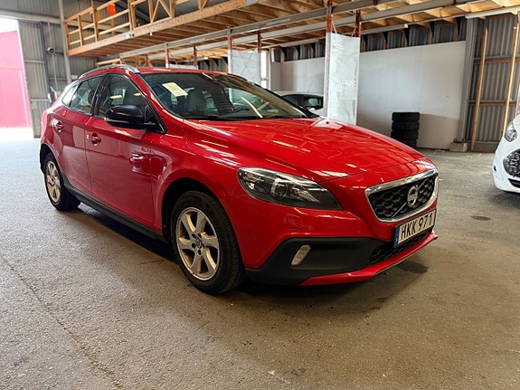 Volvo V40 Cross Country 7 of 19