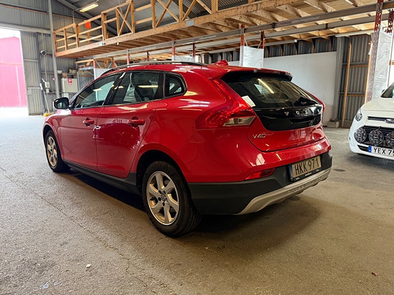 Volvo V40 Cross Country 3 of 19