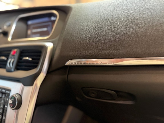 Volvo V40 Cross Country 10 of 19