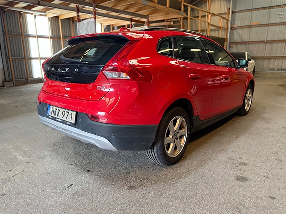 Volvo V40 Cross Country 5 of 19
