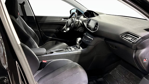 Peugeot 308 SW 3 of 11