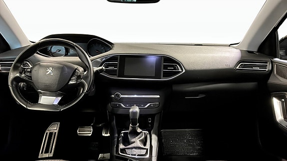 Peugeot 308 SW 4 of 11