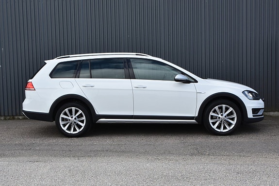 Volkswagen Golf Alltrack 3 of 21