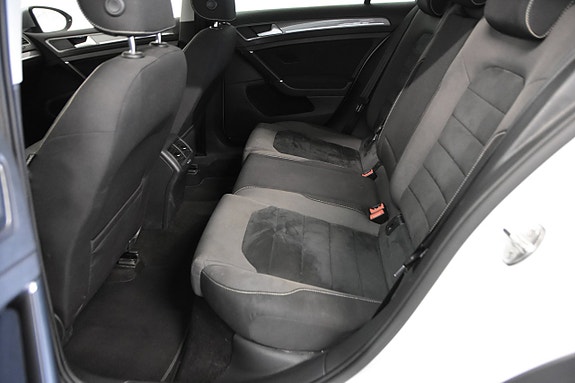 Volkswagen Golf Alltrack 15 of 21