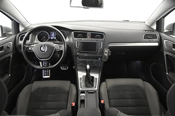 Volkswagen Golf Alltrack 13 of 21