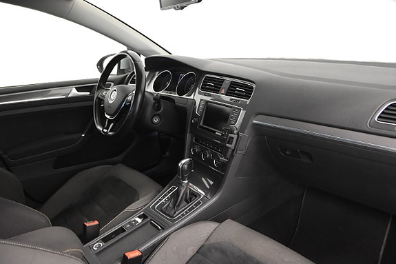 Volkswagen Golf Alltrack 18 of 21