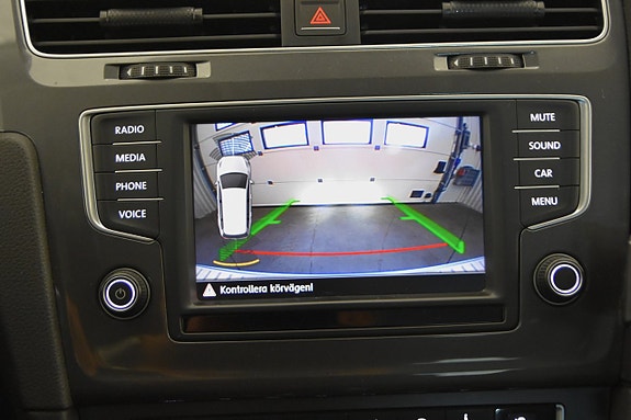 Volkswagen Golf Alltrack 21 of 21