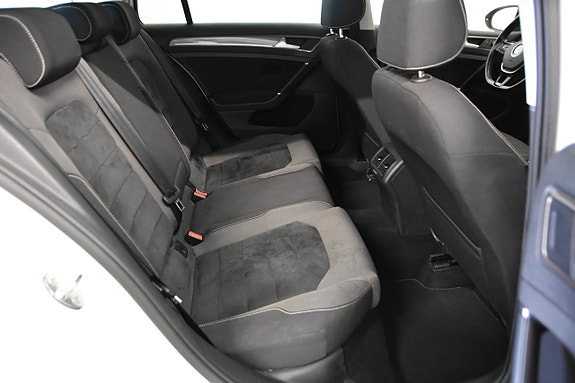 Volkswagen Golf Alltrack 16 of 21