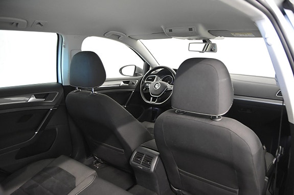 Volkswagen Golf Alltrack 17 of 21