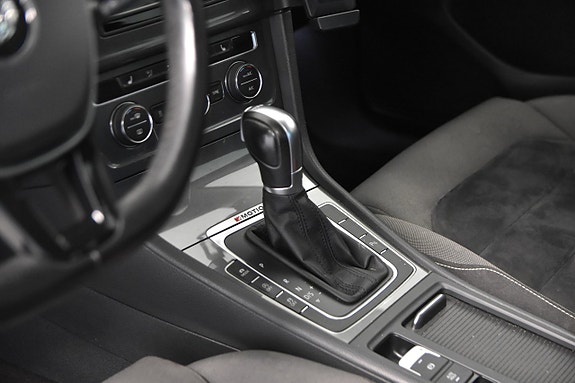 Volkswagen Golf Alltrack 14 of 21